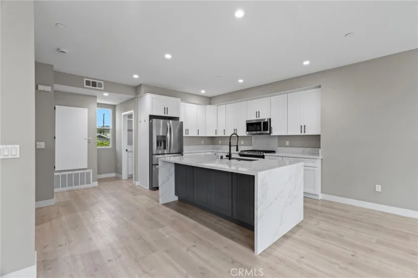 341 S Cypress Street photo 1