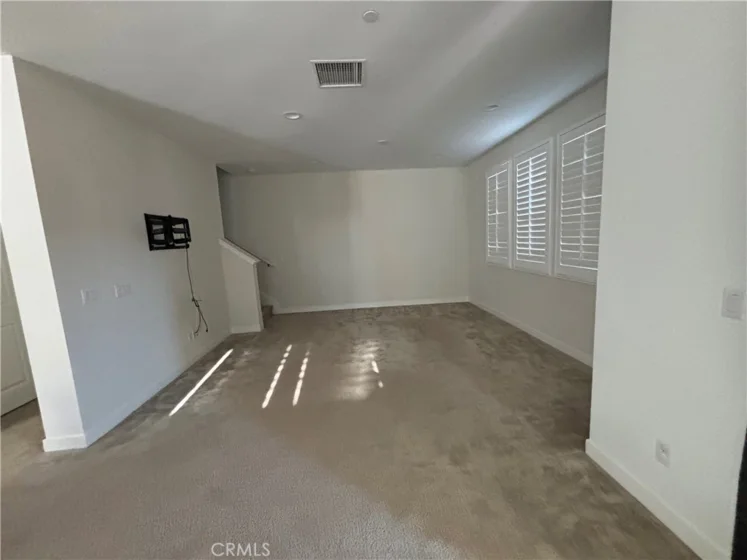 1422 N Harbor photo 7