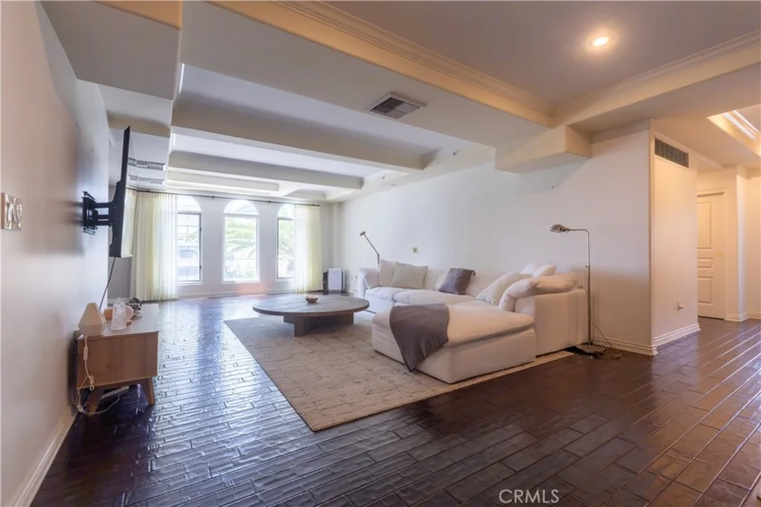 10795 Wilshire Boulevard #402 photo 13