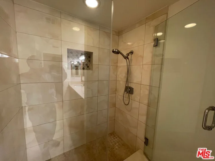 1840 Veteran Avenue #106 photo 18