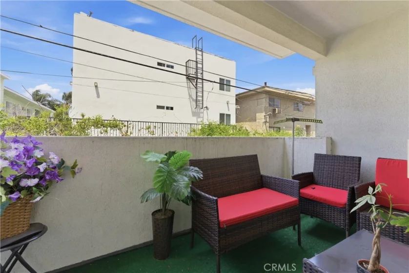 4733 Elmwood Avenue #203 photo 8