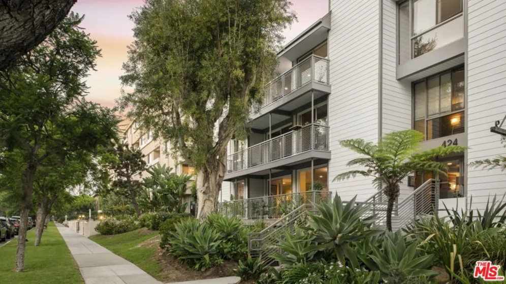 424 N Palm Drive #101 photo 2