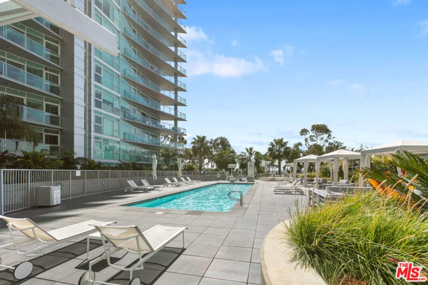 13600 Marina Pointe Drive #907 photo 24