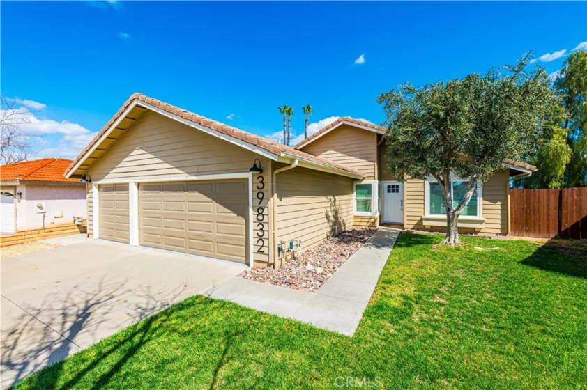 39832 Pin Oak Court photo 1