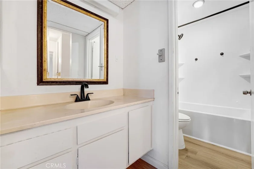 7301 Lennox Avenue #D13 photo 11