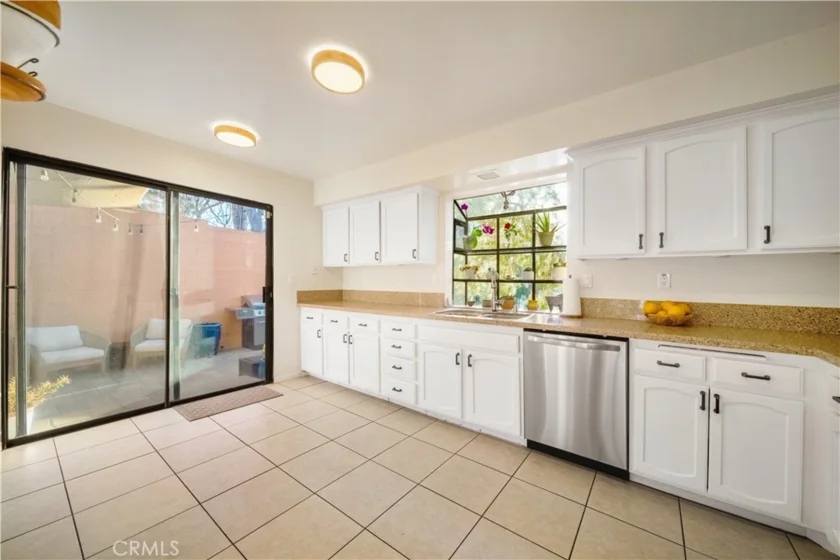 708 Fremont Villas #1 photo 11