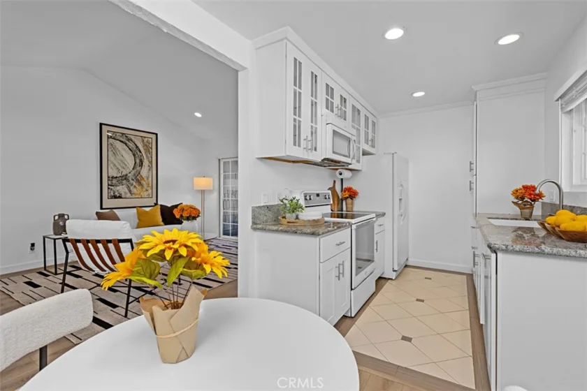 254 Streamwood photo 13