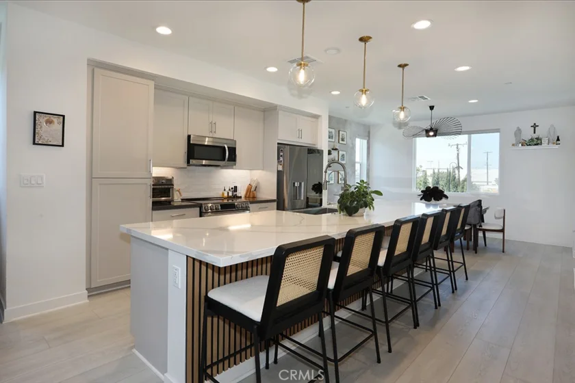 854 S Harbor Boulevard photo 16