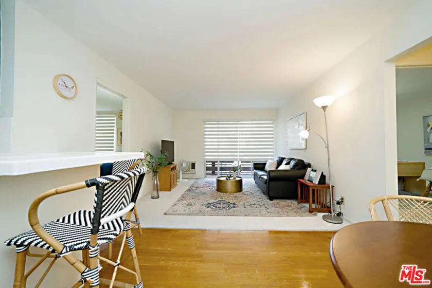 320 S Ardmore Avenue #323 photo 38