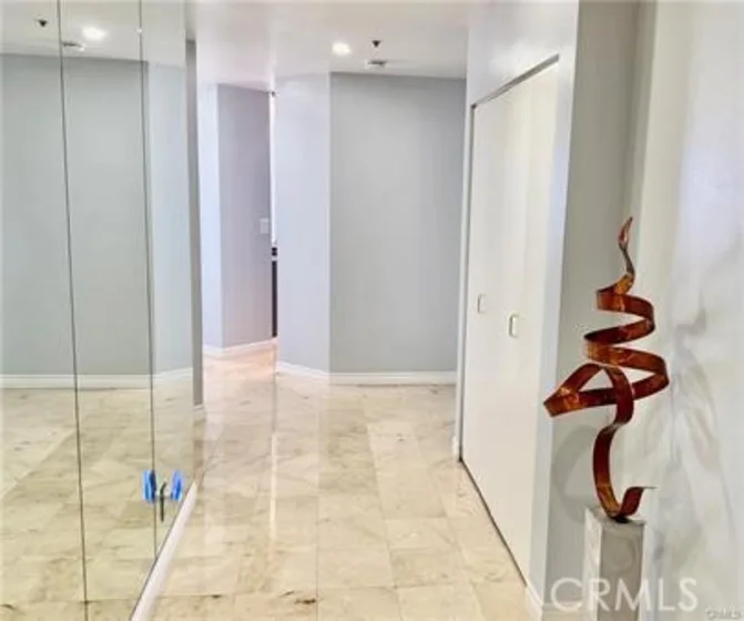 1310 E Ocean #906 photo 3