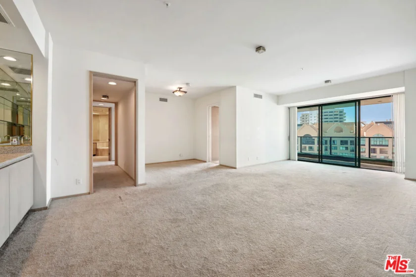 10490 Wilshire Boulevard #1402 photo 61