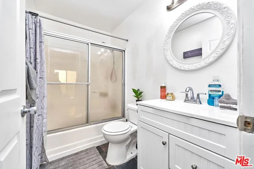 7045 Woodley Avenue #110 photo 12
