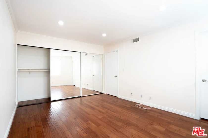 433 S Manhattan Place #108 photo 28