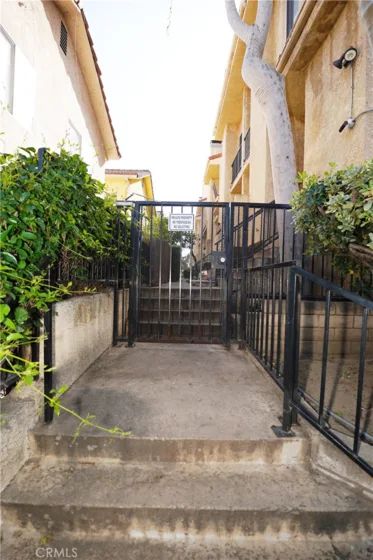 18954 Sherman Way #3 photo 3