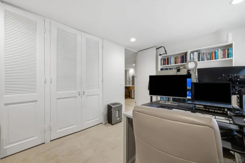 2928 Lawrence photo 32