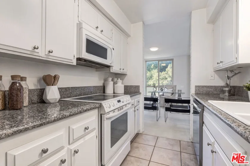 809 S Bundy Drive #214 photo 10