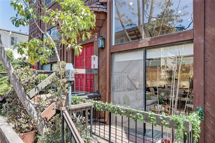 984 Granville photo 15