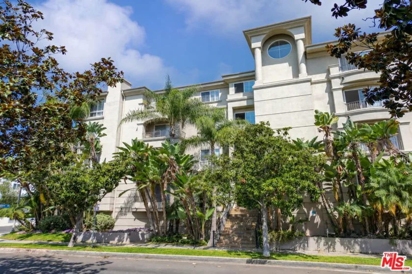1830 Pelham Avenue #204 photo 2