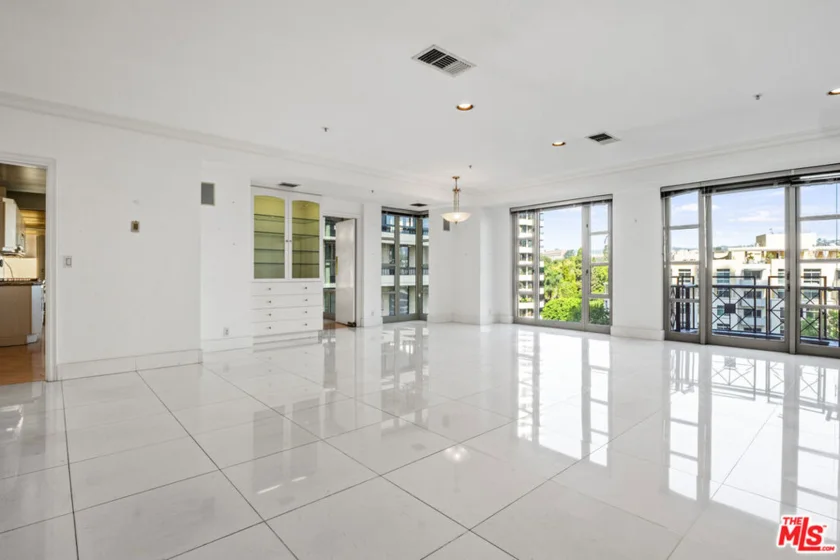10580 Wilshire Boulevard #6NW photo 23