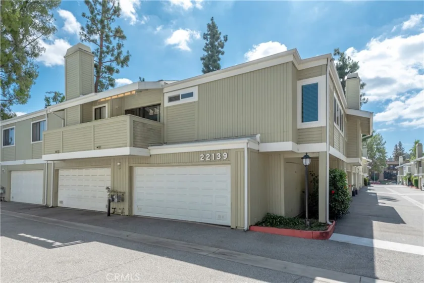 22139 Burbank Boulevard #7 photo 4