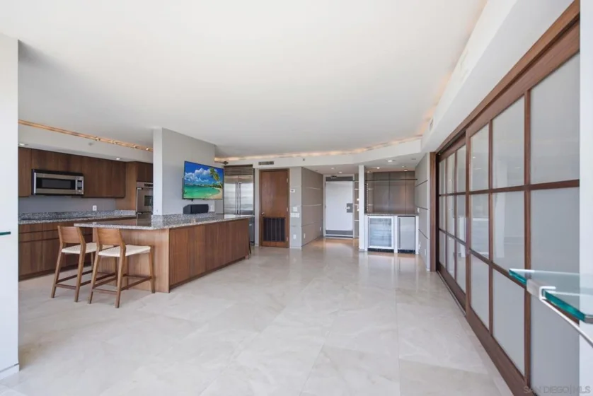 1710 Avenida Del Mundo #PH02 photo 22