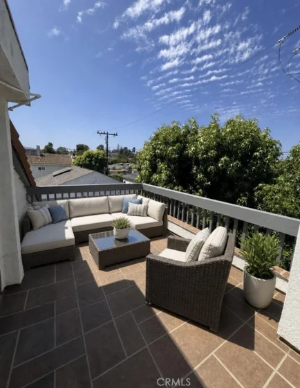 1171 Stanford photo 32