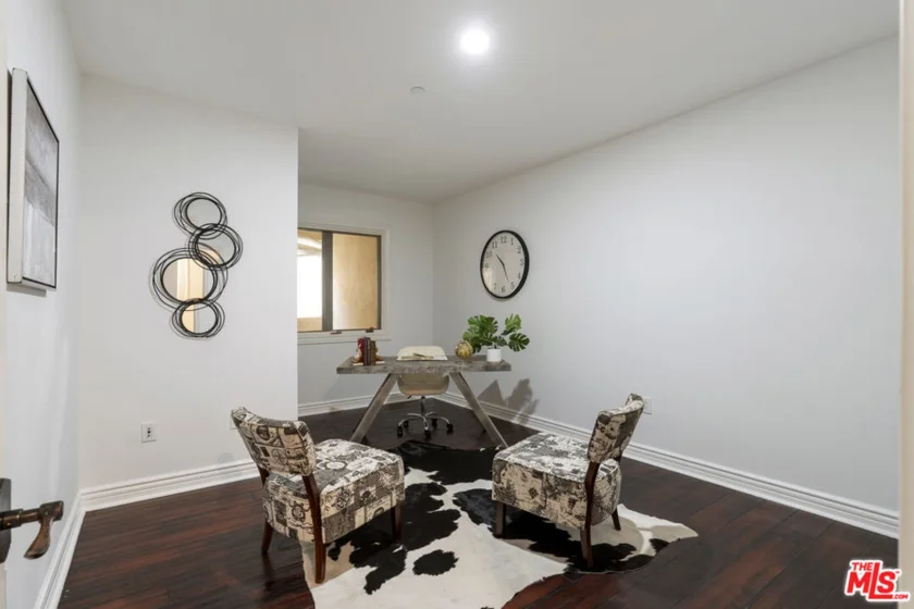5057 Maplewood Avenue #202 photo 3