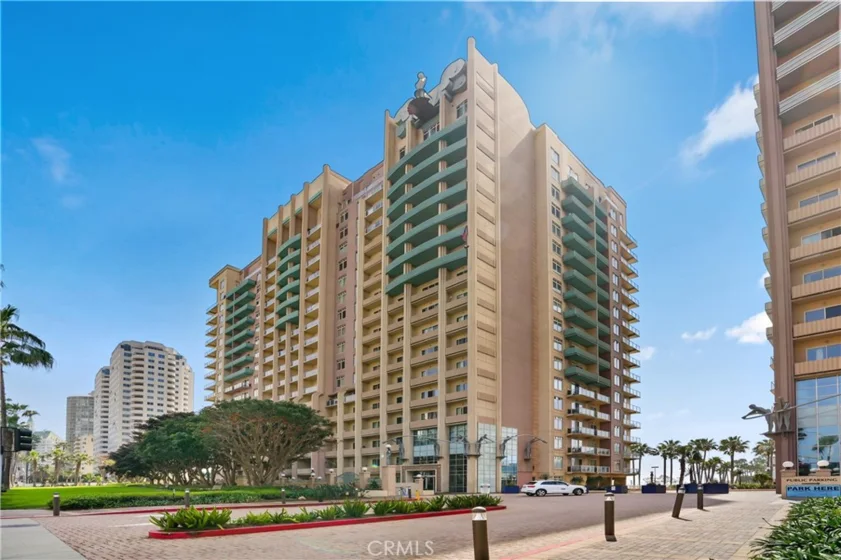 488 E Ocean #P2 photo 1