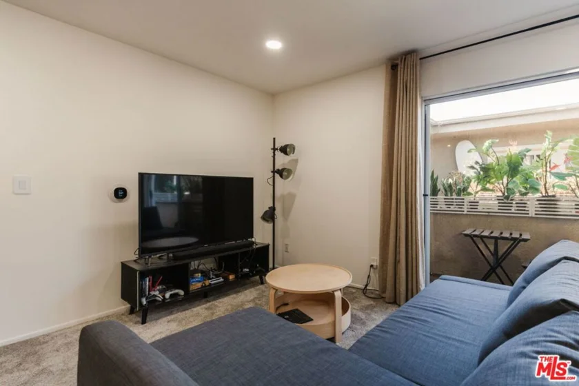 1731 Barry Avenue #214 photo 4