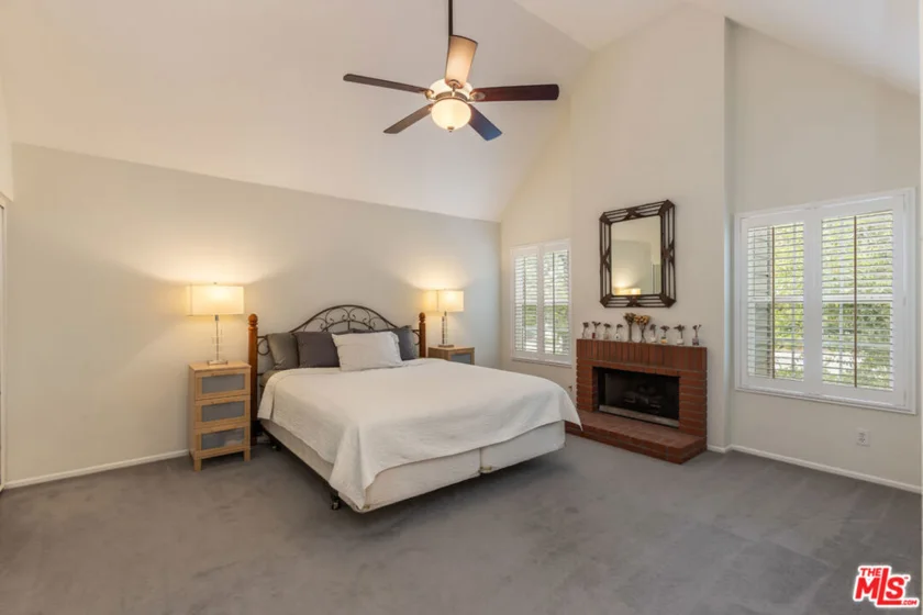 20950 Oxnard Street #10 photo 17