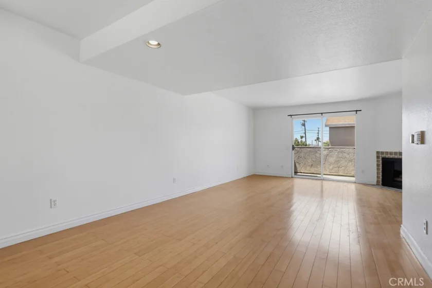 1355 Loma Avenue #311 photo 10