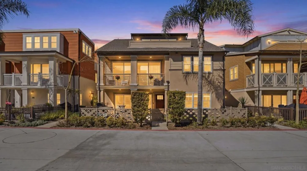 810 Santa Barbara Place photo 2