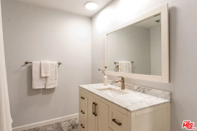 1121 N Olive Drive #210 photo 12