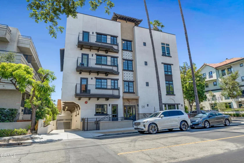 139 S Oak Knoll Avenue #403 photo 25