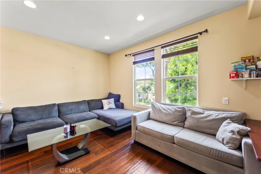 1123 Abelia photo 11