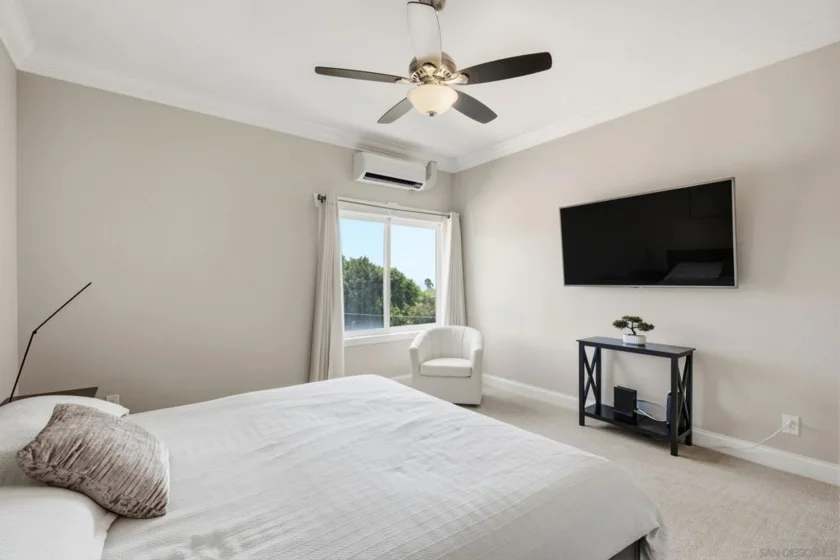 5366 La Jolla #305C photo 23