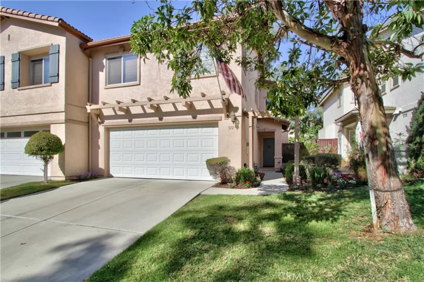 572 Dakota Way photo 1