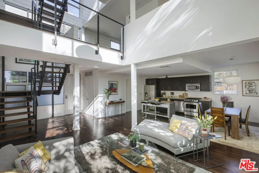 4111 W Sunset Boulevard #220 photo 1