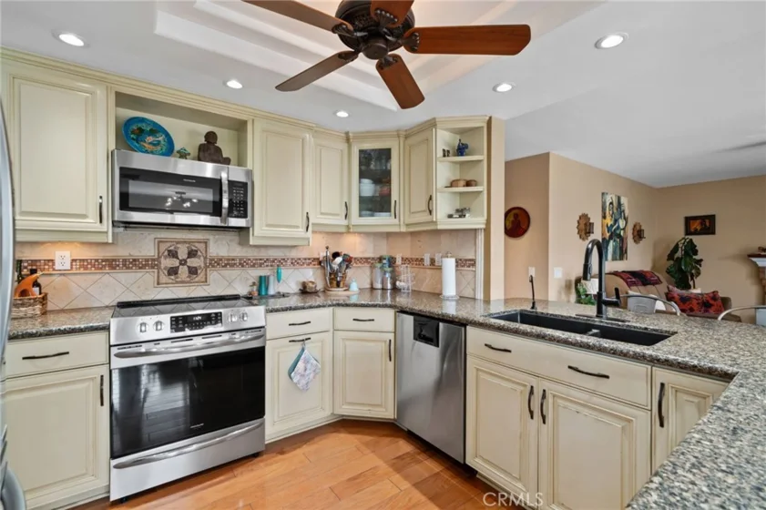 25401 Lacebark photo 18