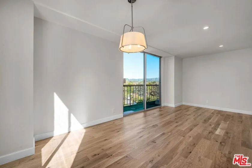 10751 Wilshire Boulevard #909 photo 17