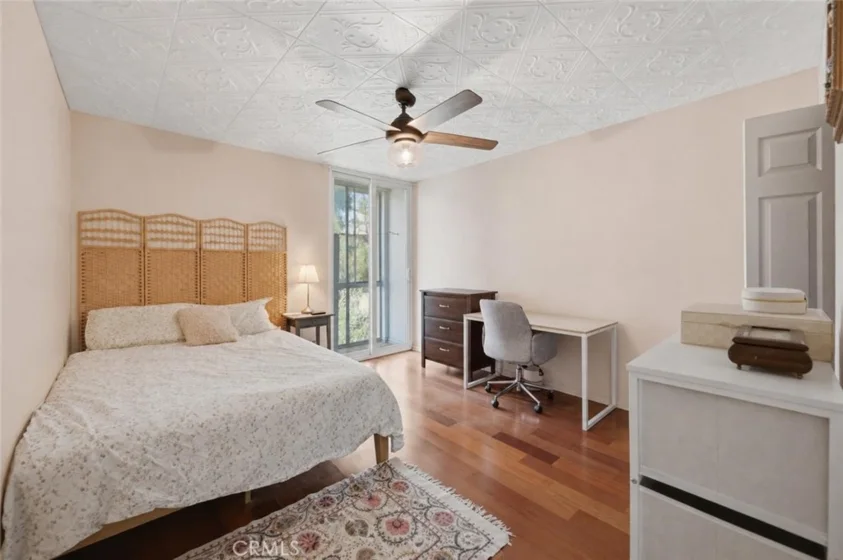 525 S Ardmore Avenue #320 photo 11