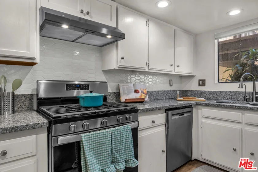 620 W Hyde Park Boulevard #111 photo 17