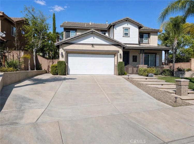 23728 Tatia photo 1
