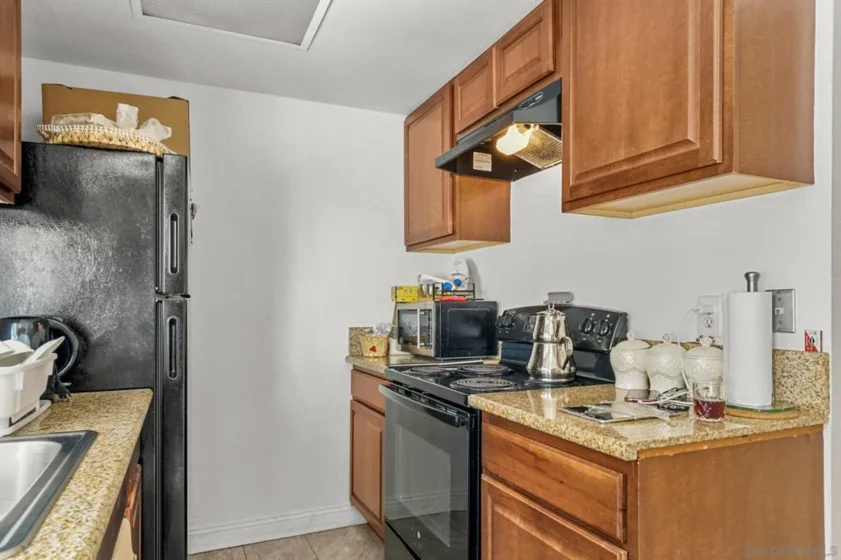 955 Amistad Place #C photo 3