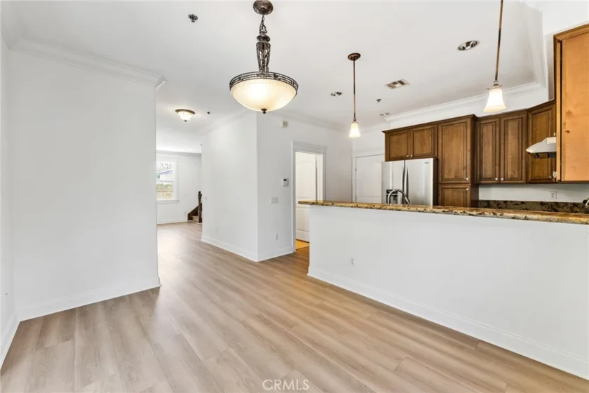 1590 Locust photo 10