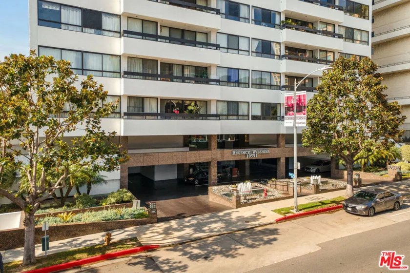 10551 Wilshire Boulevard #403 photo 1