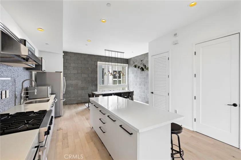 4151 Redwood Avenue #106 photo 3