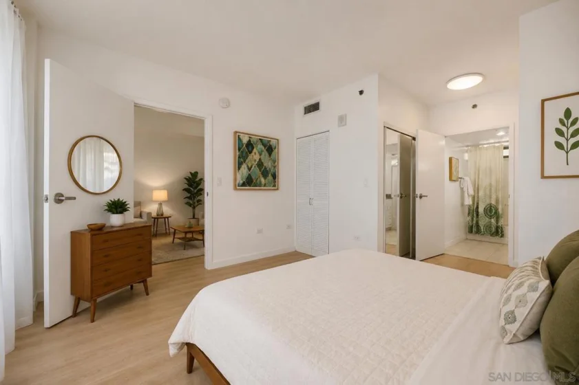 425 W Beech Street #327 photo 13