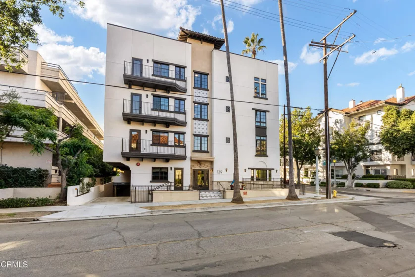 139 S Oak Knoll Avenue #301 photo 38