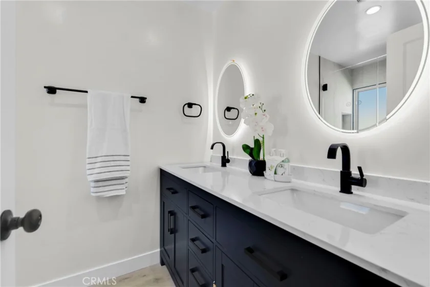 5435 Yarmouth Avenue #9 photo 23